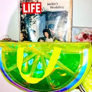 PERFECT GIFT! Lime neon green purse!☺️